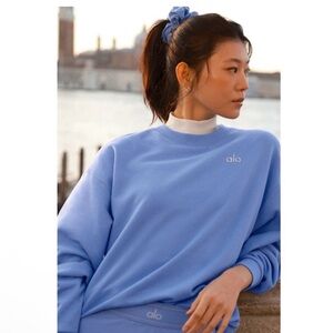 ALO Yoga Crystal Clear Blue Sweatshirt